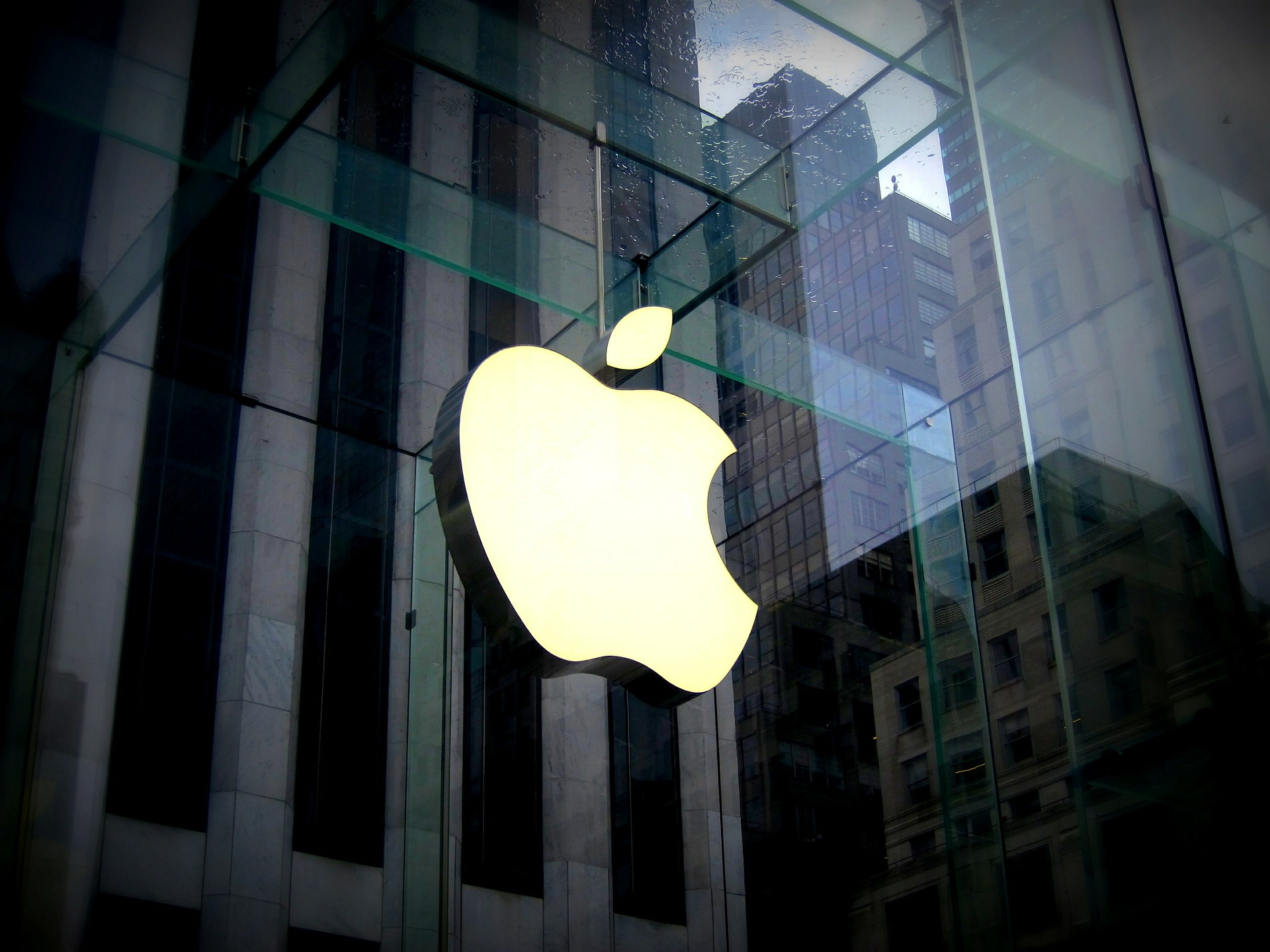 Apple Inches Closer to $3 Trillion Market Value